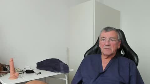 Henk online show from 01/05/25, 01:36