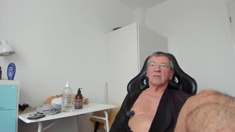 Henk online show from 02/20/25, 04:36