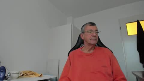 Henk online show from 11/14/25, 02:49