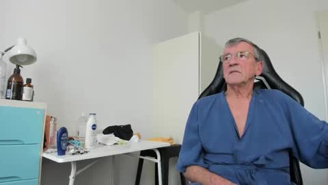 Henk online show from 02/19/26, 03:08