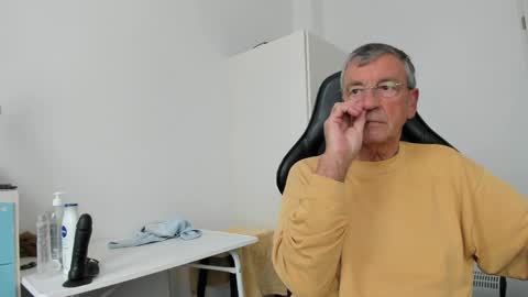 Henk online show from 05/19/26, 01:50