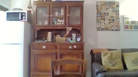 Snapshot of 22esserre chatting on 11/06/25, 12:06 22esserre online show from 11/06/25, 12:06