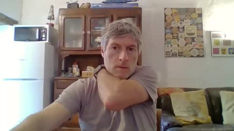 Snapshot of 22esserre chatting on 04/21/26, 12:22 22esserre online show from 04/21/26, 12:22