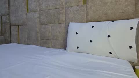 Snapshot of 24sweetlovey5643857 chatting on 02/18/25, 12:15 Sweetlove online show from 02/18/25, 12:15