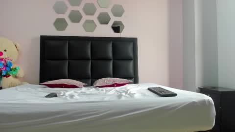 Snapshot of 2_fire chatting on 12/20/25, 07:32 2_fire online show from 12/20/25, 07:32