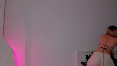 Snapshot of 2b_ chatting on 01/12/25, 04:10 Sasha weekend from 14 to 27 November online show from 01/12/25, 04:10