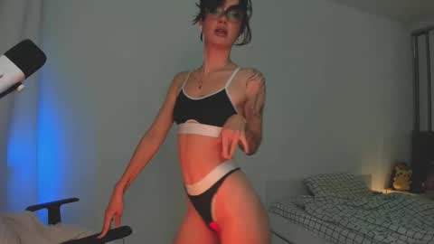 Snapshot of 2b_ chatting on 12/01/25, 03:33 Sasha weekend from 14 to 27 November online show from 12/01/25, 03:33