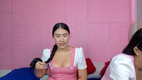 Snapshot of 2cgirls18 chatting on 11/01/25, 01:35 Tip us ask our names online show from 11/01/25, 01:35