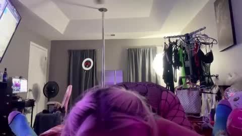 Snapshot of 2for5uncut chatting on 10/30/25, 01:34 RR UnCut online show from 10/30/25, 01:34