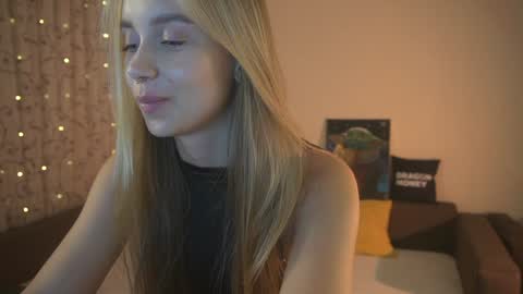 Elley  online show from 12/26/24, 04:25