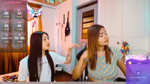 Snapshot of 2girls__dream chatting on 01/26/25, 01:36 samantha sharon online show from 01/26/25, 01:36