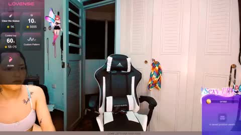 Snapshot of 2girls__dream chatting on 01/27/25, 09:55 samantha sharon online show from 01/27/25, 09:55