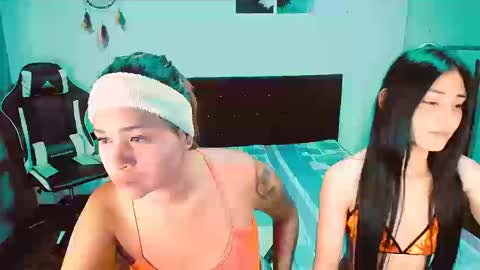 Snapshot of 2girls__dream chatting on 09/11/25, 10:43 samantha sharon online show from 09/11/25, 10:43