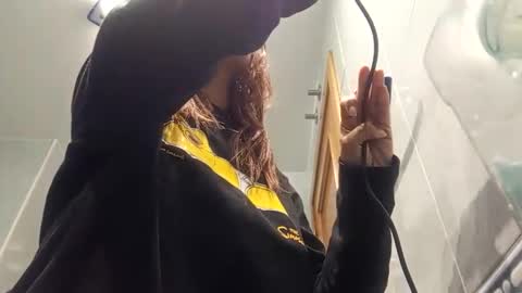 Snapshot of 2girls__dream chatting on 11/23/25, 09:31 samantha sharon online show from 11/23/25, 09:31