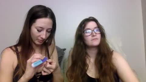 2girls1link online show from 01/08/25, 04:12