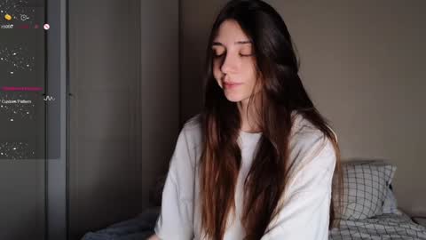 Snapshot of 2insensitive chatting on 01/27/25, 04:30 Lina free control in pvt online show from 01/27/25, 04:30