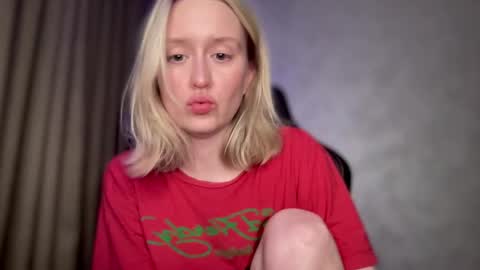 Snapshot of 2kepler22b chatting on 01/16/25, 08:57  . online show from 01/16/25, 08:57