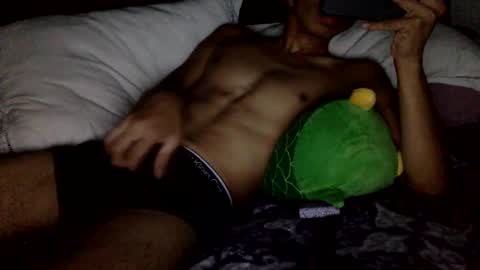 Snapshot of 2ndbfst chatting on 10/21/25, 05:19 2ndbfst online show from 10/21/25, 05:19