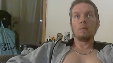 Snapshot of 2small4you83 chatting on 12/19/24, 04:02 2small4you83 online show from 12/19/24, 04:02