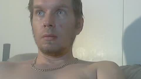 Snapshot of 2small4you83 chatting on 12/28/24, 04:19 2small4you83 online show from 12/28/24, 04:19