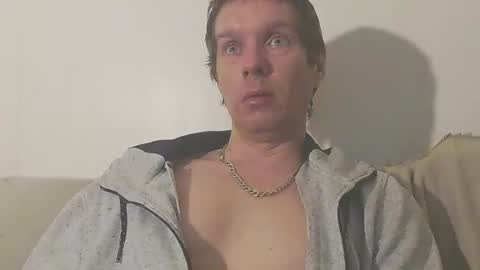 Snapshot of 2small4you83 chatting on 02/11/25, 07:02 2small4you83 online show from 02/11/25, 07:02