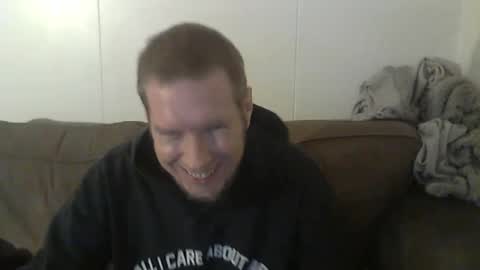 Snapshot of 2small4you83 chatting on 03/07/25, 10:43 2small4you83 online show from 03/07/25, 10:43