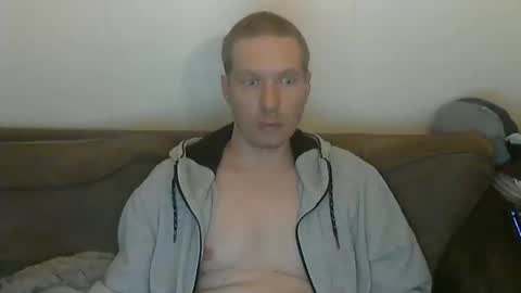 Snapshot of 2small4you83 chatting on 11/27/25, 08:05 2small4you83 online show from 11/27/25, 08:05