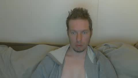 2small4you83 online show from 04/24/26, 12:57