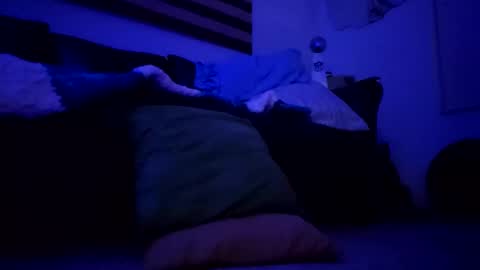 Snapshot of 2stroke82 chatting on 10/16/25, 08:37 2stroke82 online show from 10/16/25, 08:37