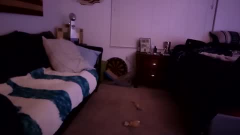 Snapshot of 2stroke82 chatting on 11/02/25, 09:00 2stroke82 online show from 11/02/25, 09:00