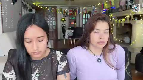 Snapshot of 2summerlove2 chatting on 06/30/26, 07:15 Dalilah and Tarah online show from 06/30/26, 07:15