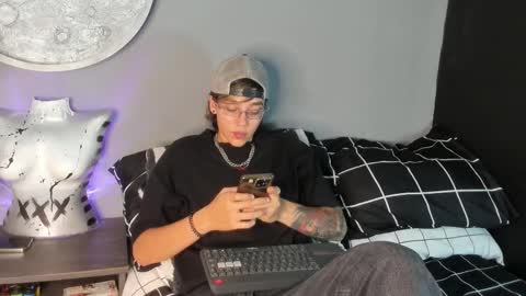 Snapshot of 360enmedallo chatting on 10/22/25, 03:29 360enmedallo online show from 10/22/25, 03:29