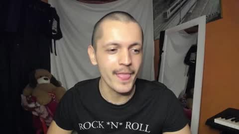 Snapshot of 37sins chatting on 10/12/25, 01:15 Alex THE BIG SNAKE DUDE online show from 10/12/25, 01:15