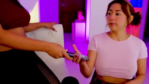 independent model online show from 01/16/25, 09:27