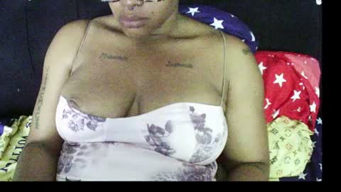 Snapshot of 420ebony_goddess chatting on 07/06/26, 03:03 goddess zuri online show from 07/06/26, 03:03