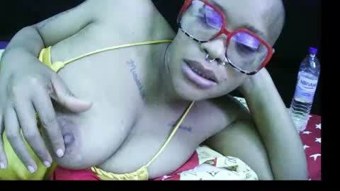 Snapshot of 420ebony_goddess chatting on 07/09/26, 06:06 goddess zuri online show from 07/09/26, 06:06