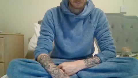 420feetloverr420 online show from 03/27/26, 09:25