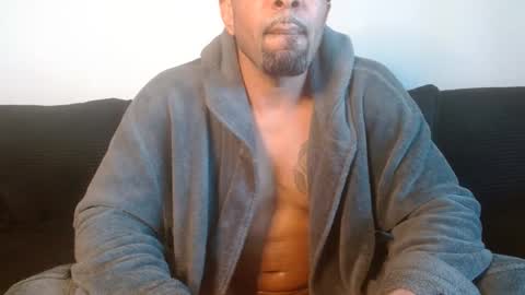 Snapshot of 420flyguy chatting on 12/03/24, 08:39 420flyguy online show from 12/03/24, 08:39