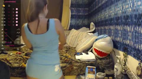 Snapshot of 420stonerchick chatting on 05/11/26, 01:06 420stonerchick online show from 05/11/26, 01:06