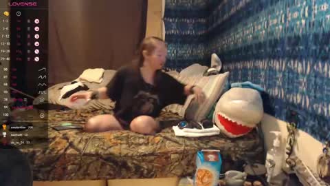Snapshot of 420stonerchick chatting on 05/13/26, 12:24 420stonerchick online show from 05/13/26, 12:24