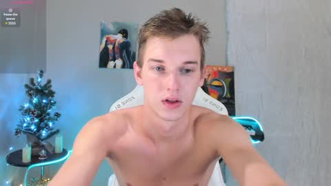 Snapshot of 4ever_dude chatting on 12/25/24, 03:18 Andrew online show from 12/25/24, 03:18