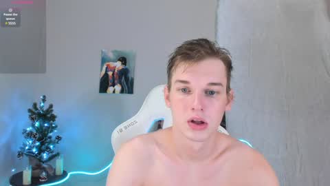 Snapshot of 4ever_dude chatting on 01/04/25, 03:40 Andrew online show from 01/04/25, 03:40