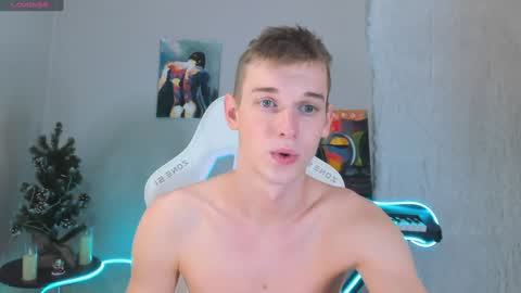 Snapshot of 4ever_dude chatting on 01/28/25, 04:29 Andrew online show from 01/28/25, 04:29