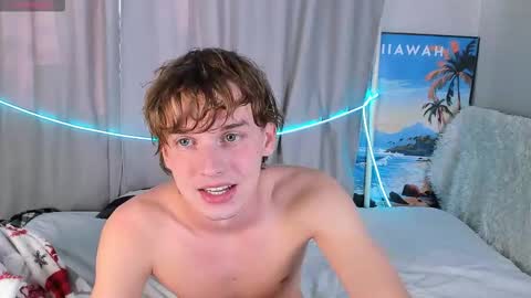 Snapshot of 4ever_dude chatting on 09/15/25, 12:49 Andrew online show from 09/15/25, 12:49