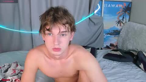 Snapshot of 4ever_dude chatting on 09/21/25, 05:53 Andrew online show from 09/21/25, 05:53