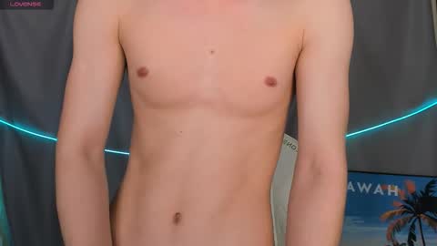 Snapshot of 4ever_dude chatting on 10/30/25, 06:48 Andrew online show from 10/30/25, 06:48