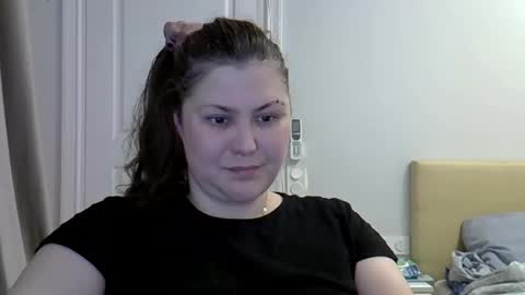 Snapshot of 5anna chatting on 10/18/25, 04:52 5anna online show from 10/18/25, 04:52