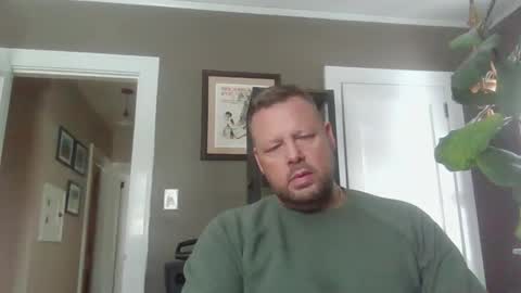 Snapshot of 612guy chatting on 01/12/25, 06:59 612guy online show from 01/12/25, 06:59