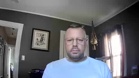 Snapshot of 612guy chatting on 10/18/25, 05:14 612guy online show from 10/18/25, 05:14