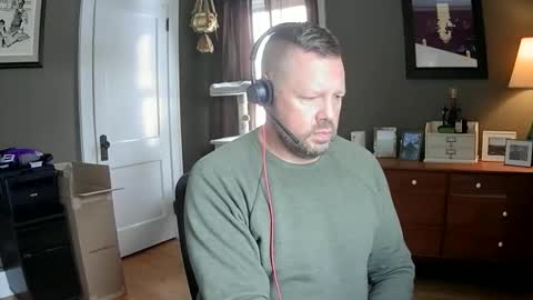 Snapshot of 612guy chatting on 12/19/25, 05:53 612guy online show from 12/19/25, 05:53